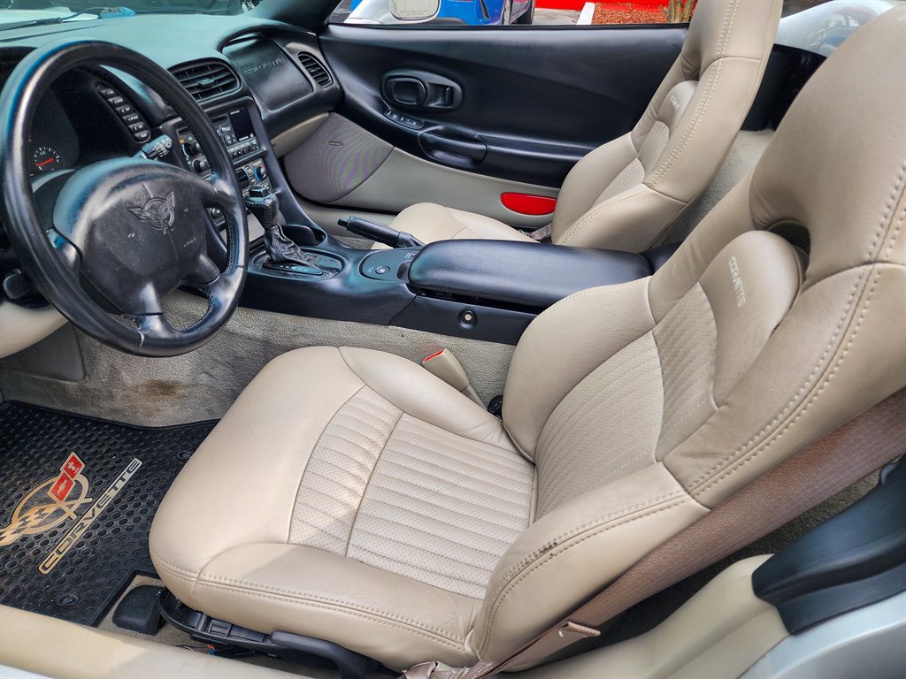 Used 2001 Chevrolet Corvette Convertible w/ Preferred Equipment Group2 image 19