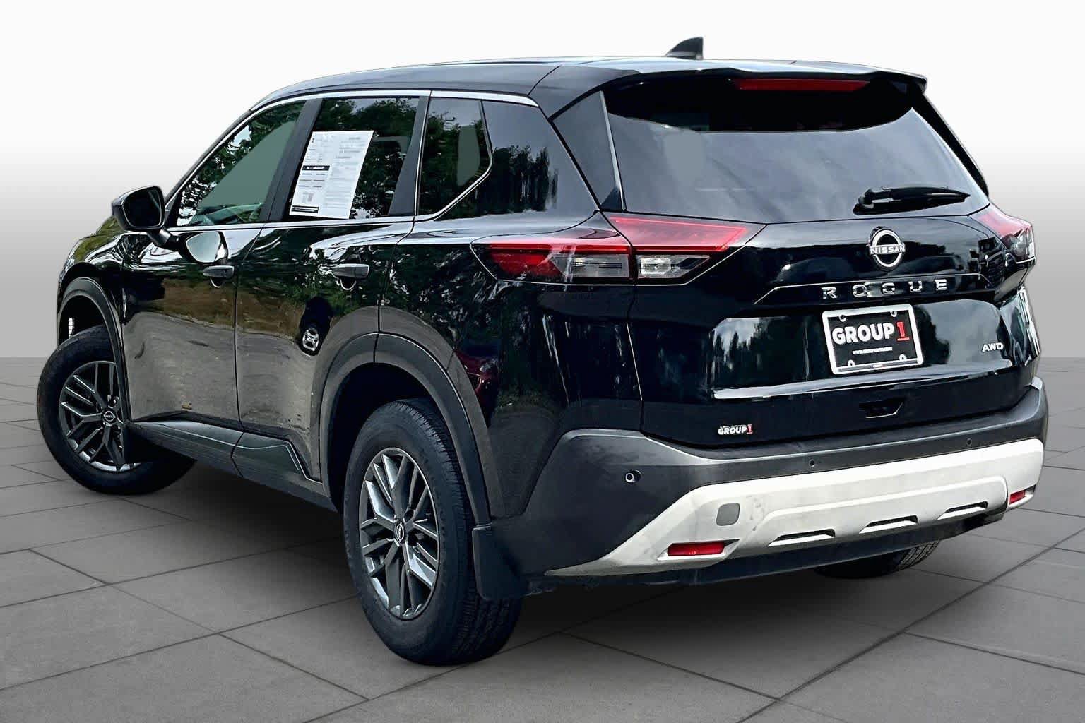 Used 2023 Nissan Rogue S AWD/4WD image 12