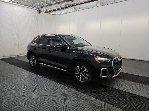 Used 2023 Audi Q5 2.0T Premium Plus w/ Premium Plus Package AWD/4WD image 3
