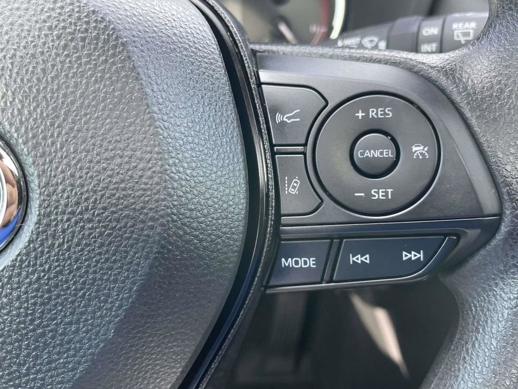 Used 2025 Toyota RAV4 XLE w/ Convenience Package FWD image 35