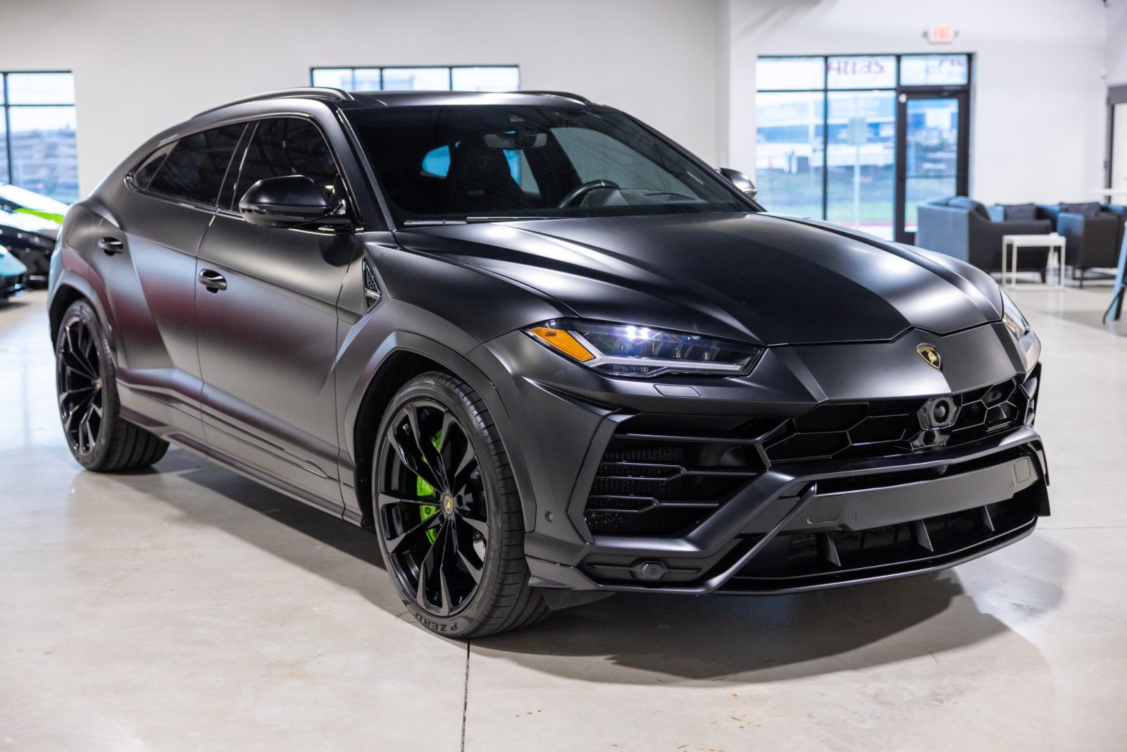 Used 2022 Lamborghini Urus AWD/4WD image 10