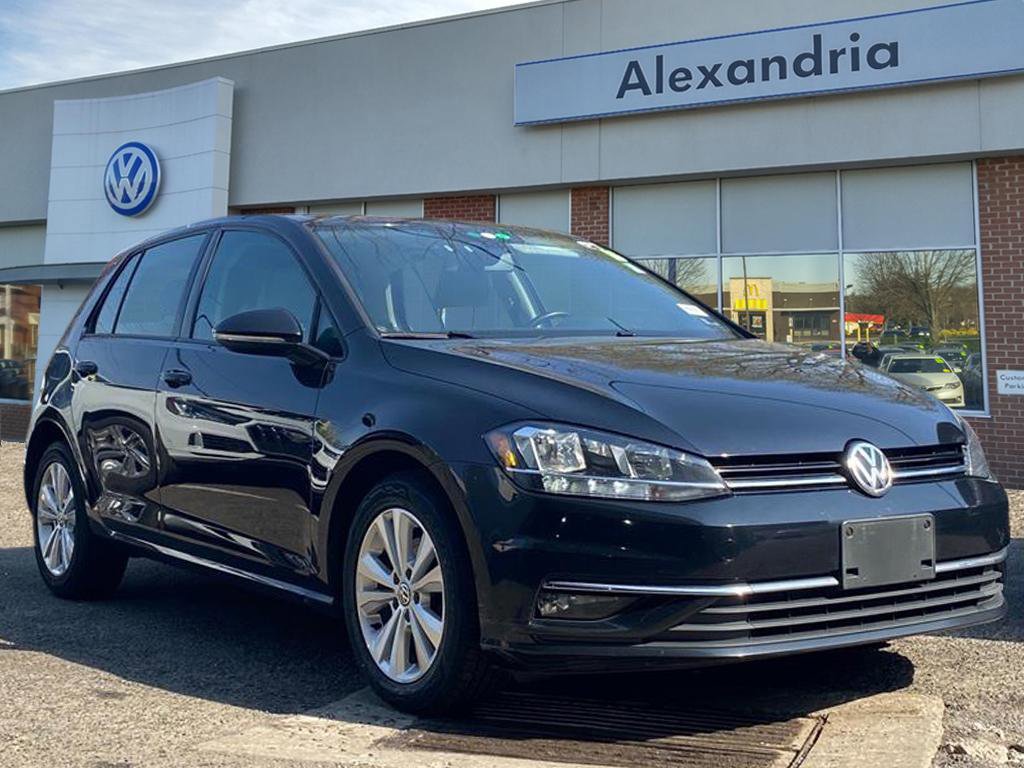Used 2019 Volkswagen Golf SE image 1