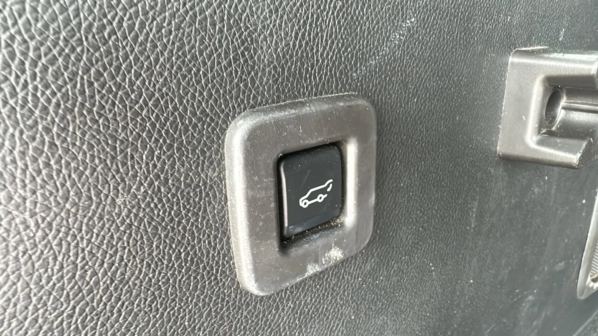 Used 2013 Ford Expedition EL Limited image 11