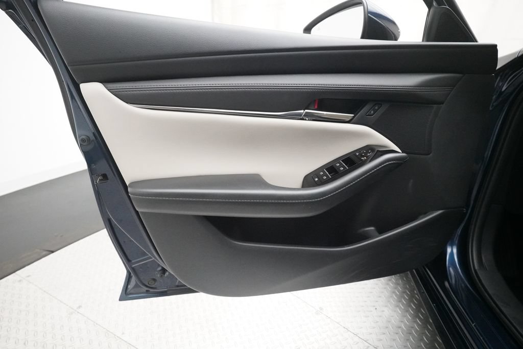 Used 2022 MAZDA MAZDA3 s FWD image 26