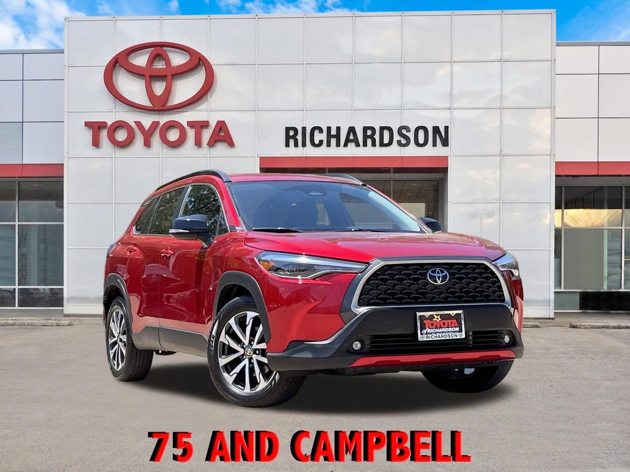 Used 2025 Toyota Corolla Cross XLE FWD image 1