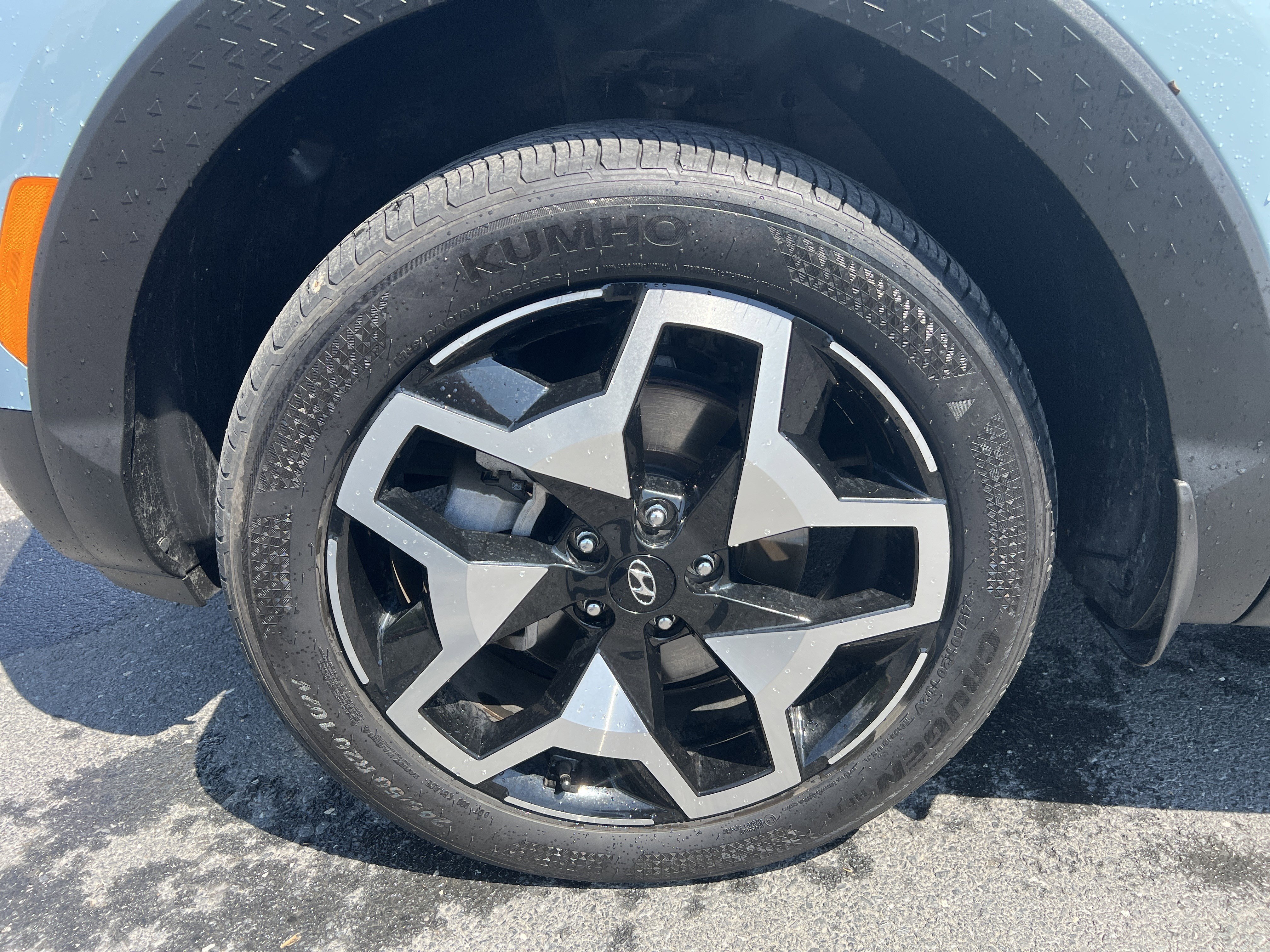 Used 2024 Hyundai Santa Cruz Limited AWD/4WD image 2
