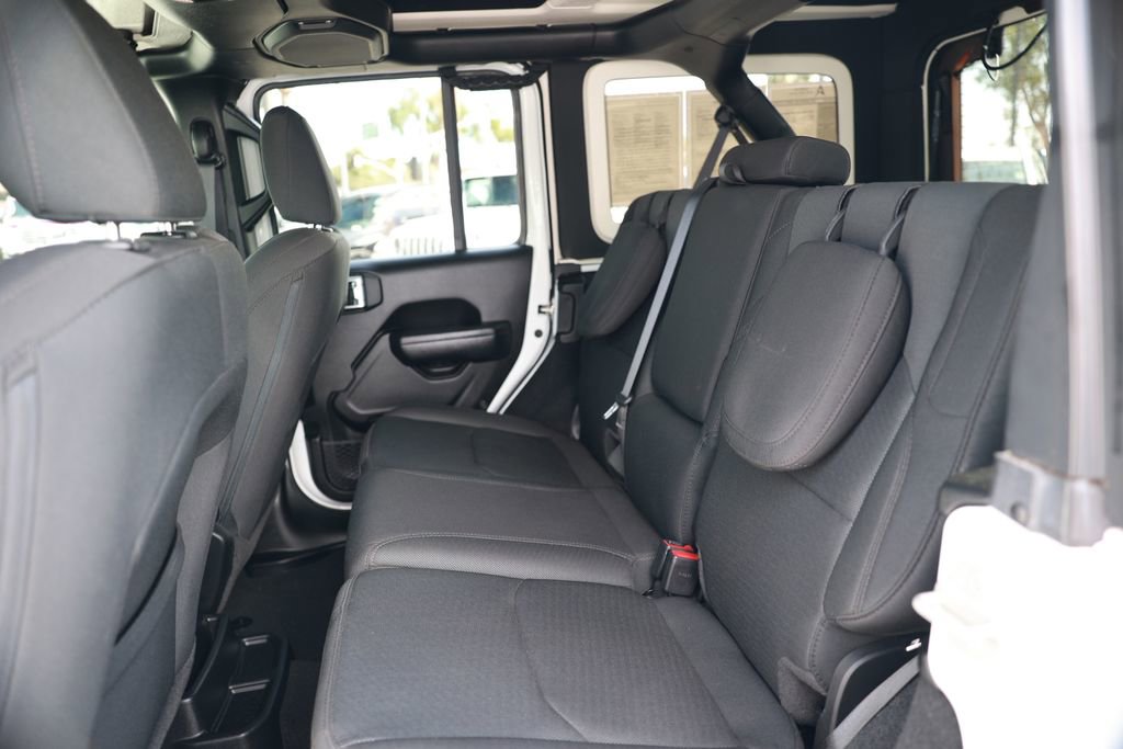 Used 2023 Jeep Wrangler Unlimited AWD/4WD image 34