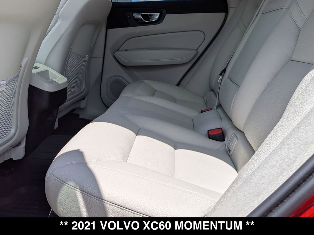 Used 2021 Volvo XC60 T5 Momentum w/ Advanced Package AWD/4WD image 3