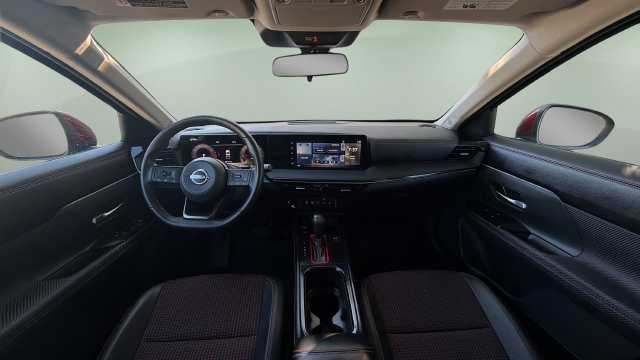 Used 2025 Nissan Kicks SR w/ Illumination Package FWD image 9
