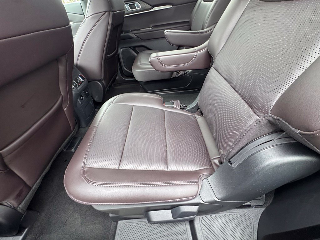 Used 2026 Ford Explorer Platinum RWD image 30