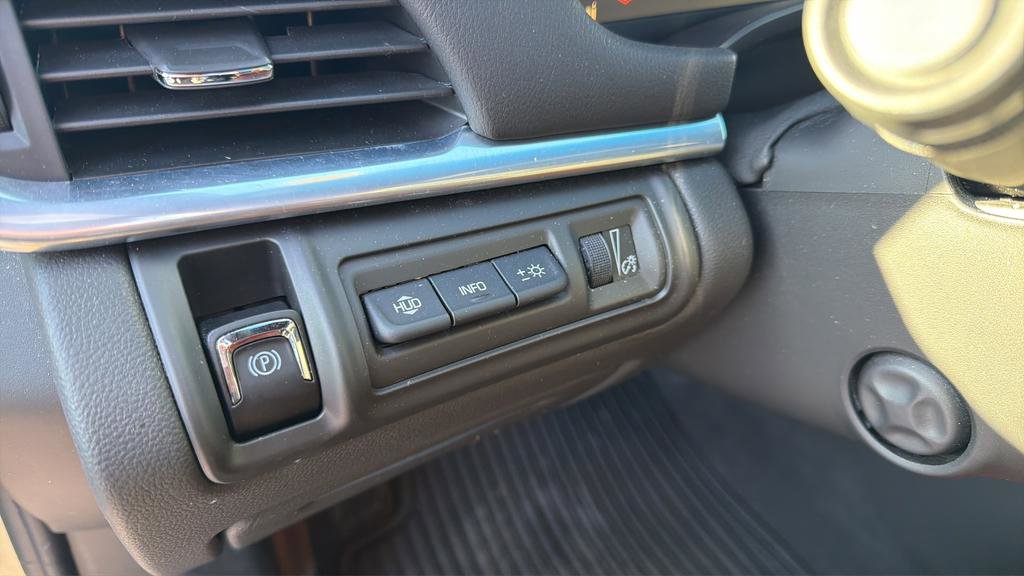 Used 2015 Cadillac XTS Premium image 19