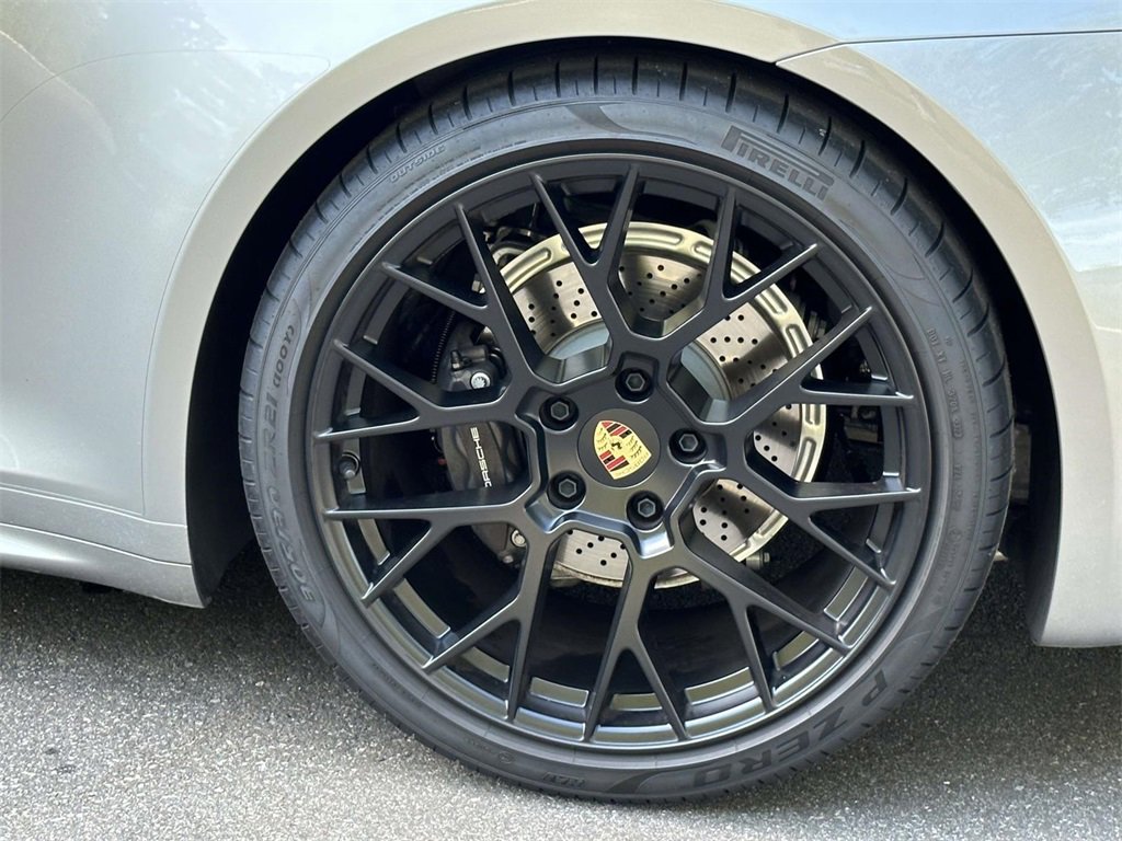 Used 2024 Porsche 911 Carrera image 8