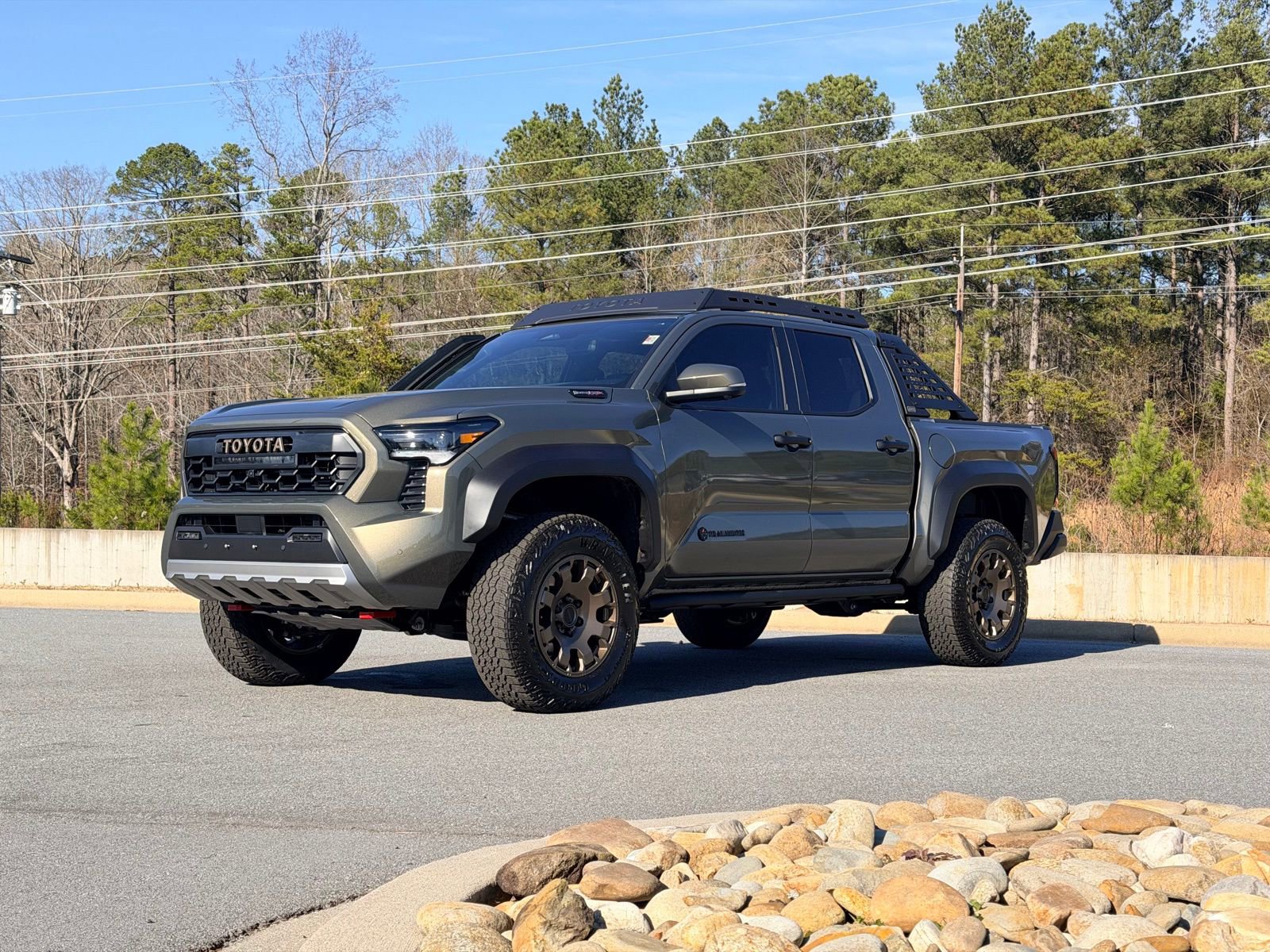 Used 2025 Toyota Tacoma Trailhunter AWD/4WD image 10