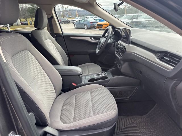 Used 2020 Ford Escape SE image 14