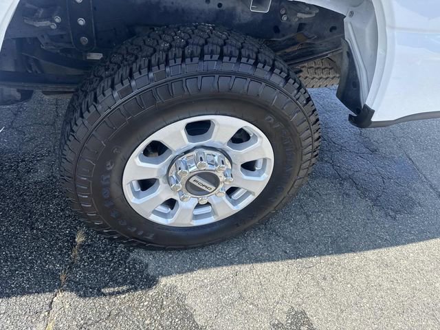 Used 2023 Ford F250 XLT w/ FX4 Off-Road Package image 12