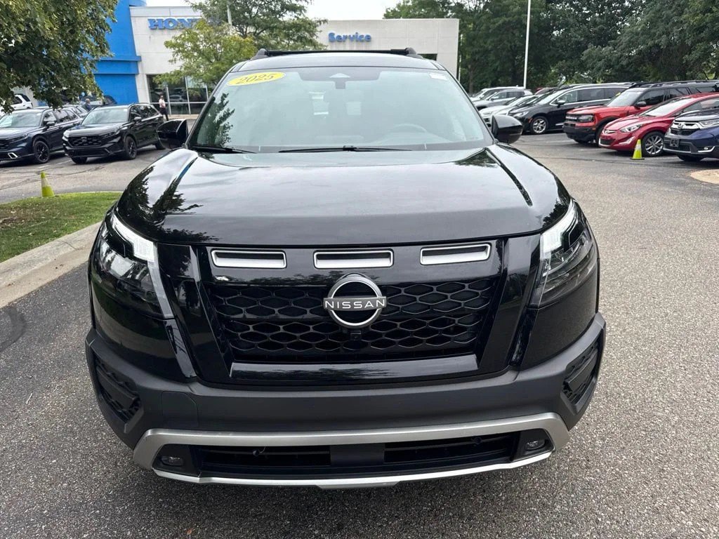 Used 2025 Nissan Pathfinder Rock Creek AWD/4WD image 2