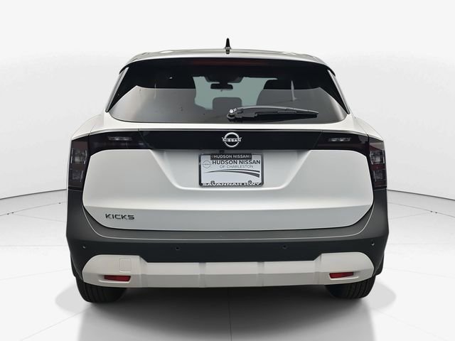 Used 2025 Nissan Kicks SV image 8