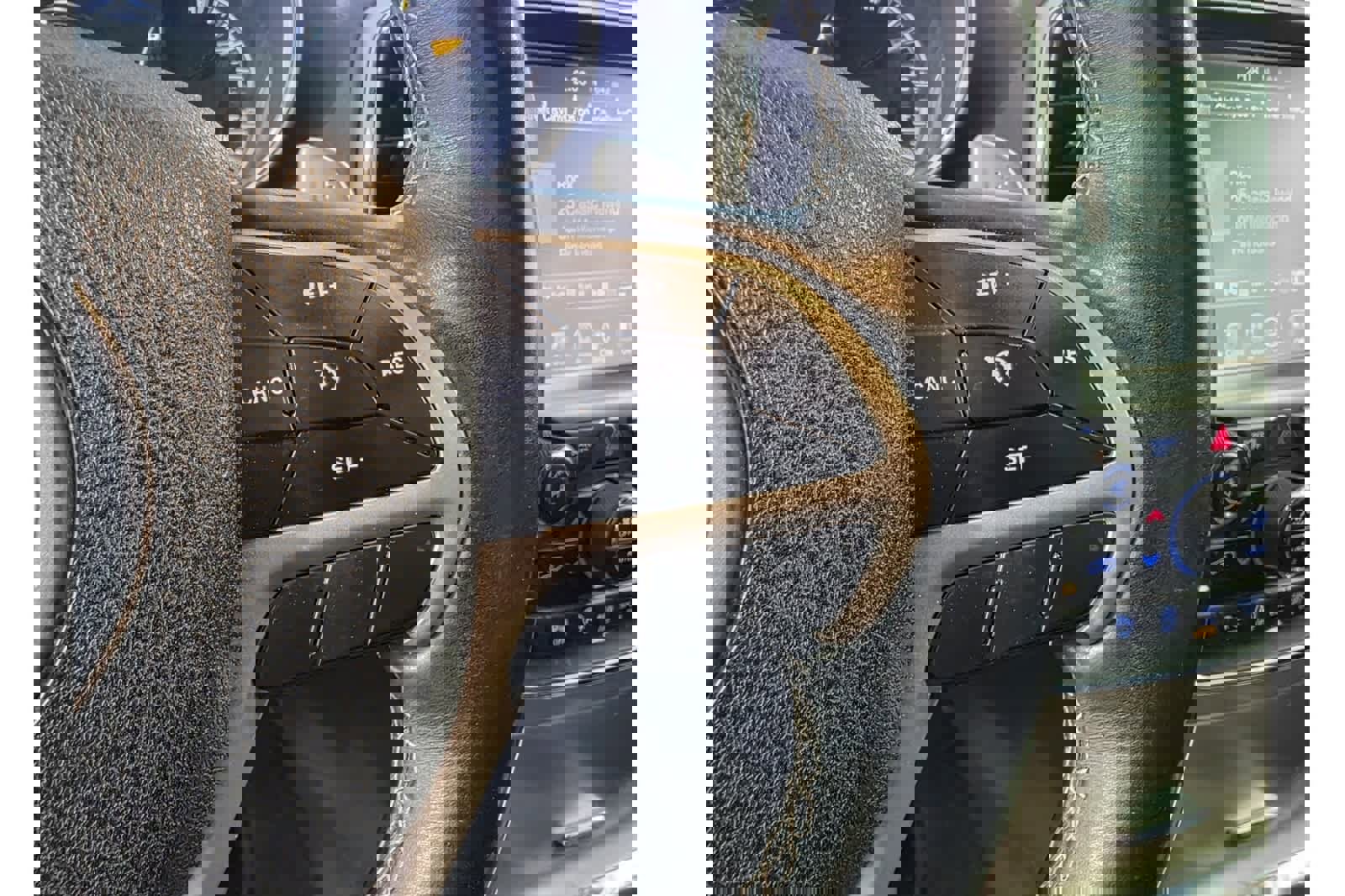 Used 2017 Jeep Grand Cherokee Limited image 27