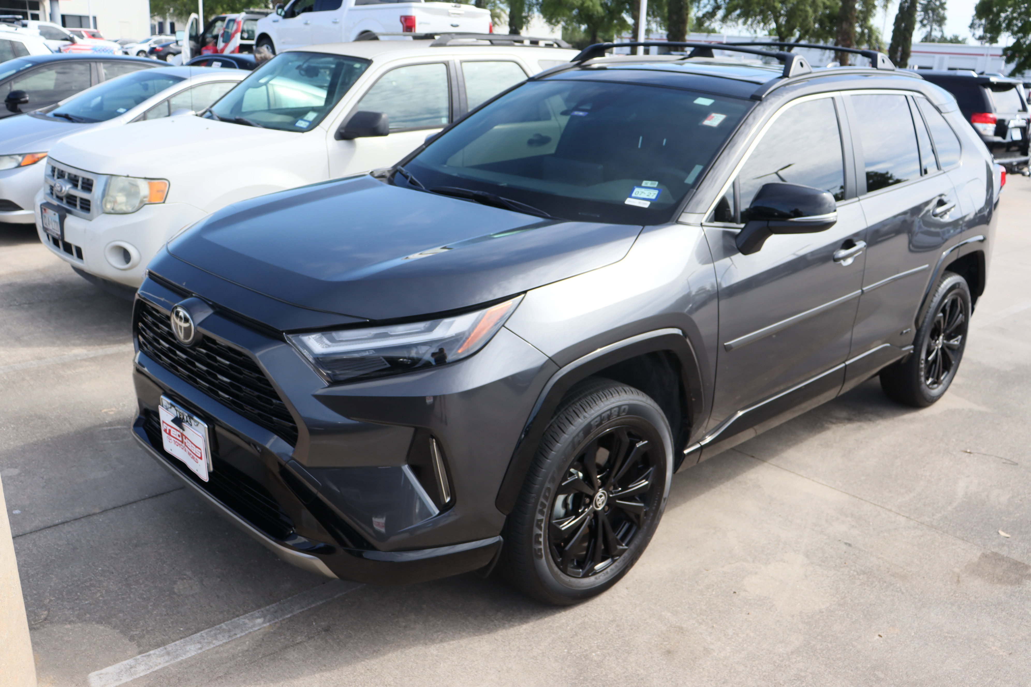 Certified 2025 Toyota RAV4 XSE image 4