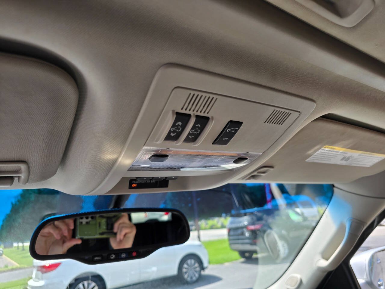 Used 2014 Cadillac Escalade Platinum AWD/4WD image 23