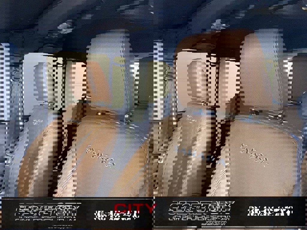 Used 2018 Jeep Wrangler Unlimited Sahara w/ Connectivity Group image 10