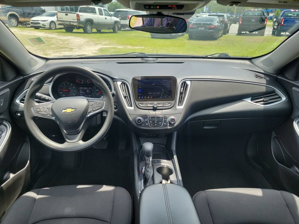 Used 2023 Chevrolet Malibu LT FWD image 11