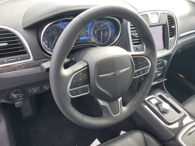 Used 2023 Chrysler 300 Touring L w/ Safetytec Plus Group image 18
