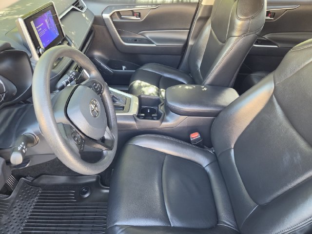 Used 2024 Toyota RAV4 XLE FWD image 11