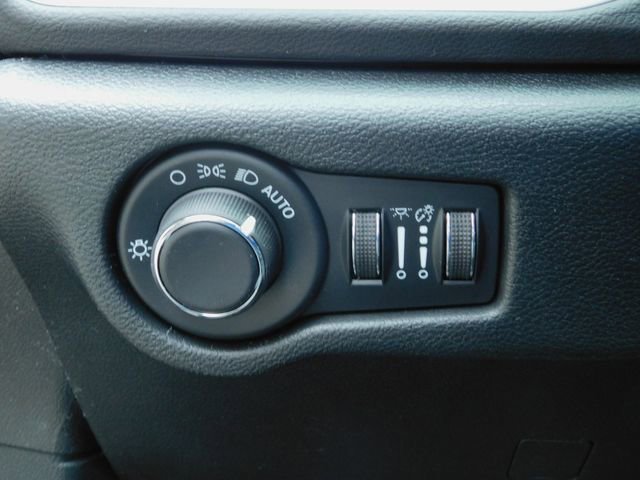 New 2026 Chrysler Voyager LX FWD image 19
