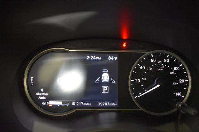 Used 2018 Nissan Kicks SV FWD image 25