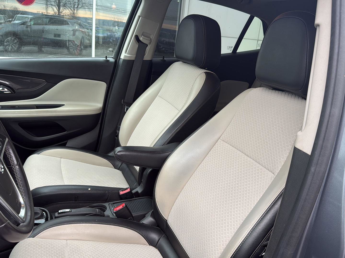 Used 2019 Buick Encore Preferred image 3