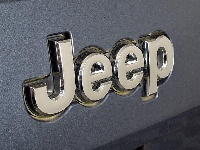 Used 2020 Jeep Cherokee Limited FWD image 30