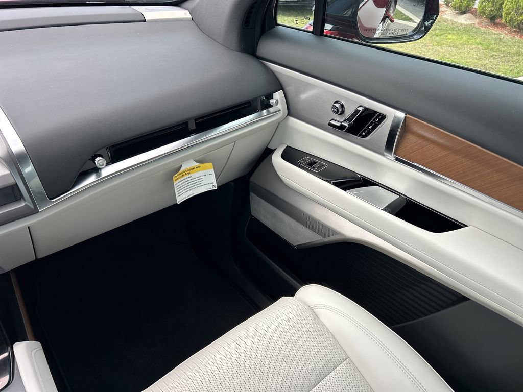 New 2026 Cadillac Vistiq Sport image 16