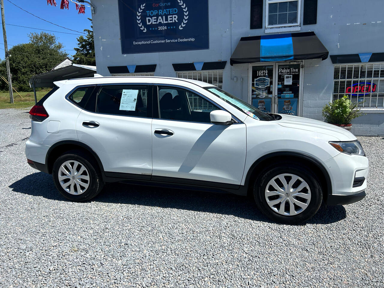 Used 2017 Nissan Rogue S image 6