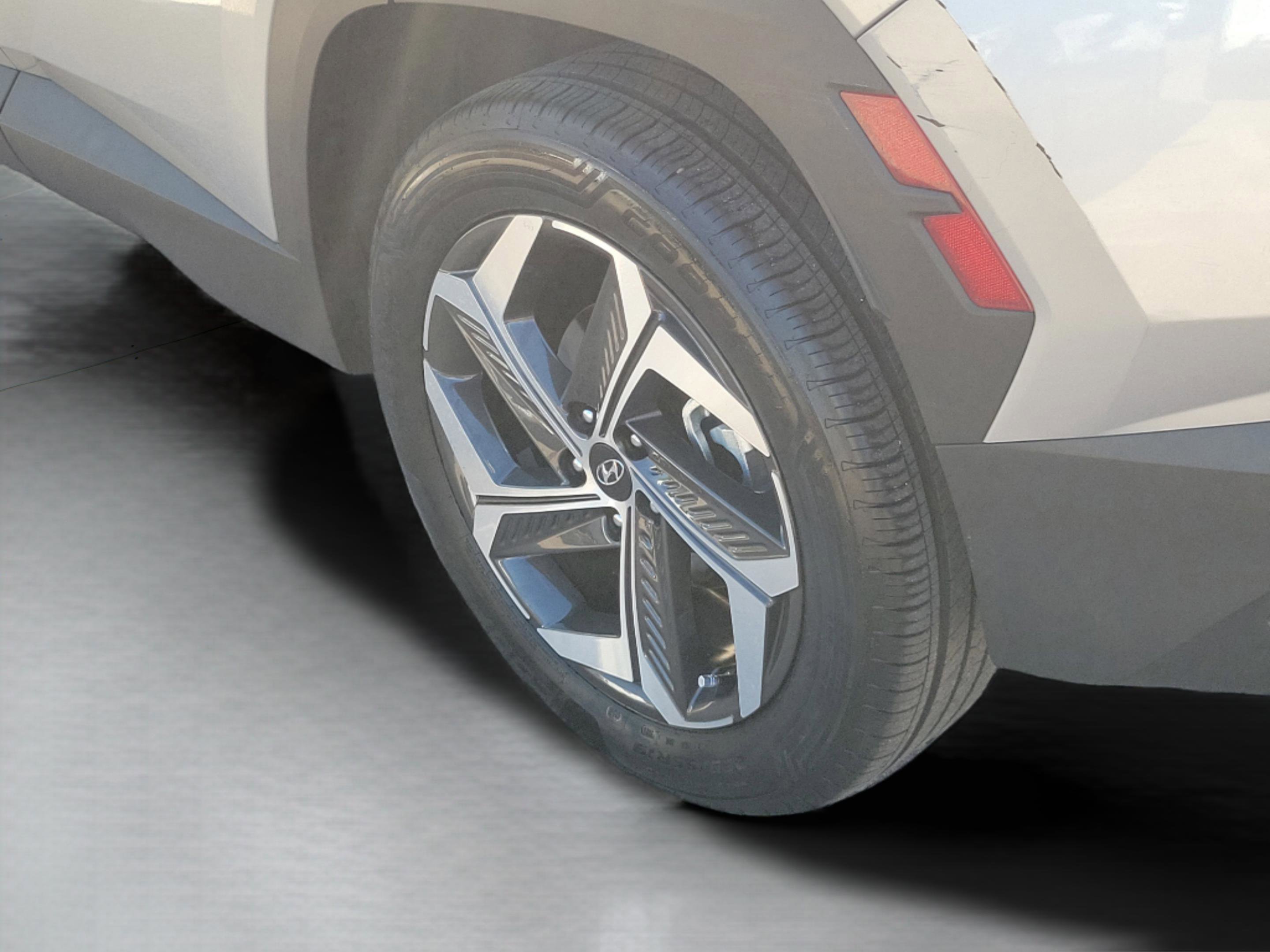 Used 2022 Hyundai Tucson SEL w/ Convenience + Premium Package image 5