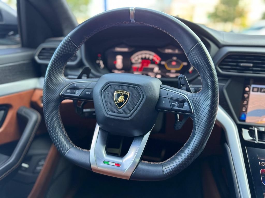 Used 2019 Lamborghini Urus AWD/4WD image 31