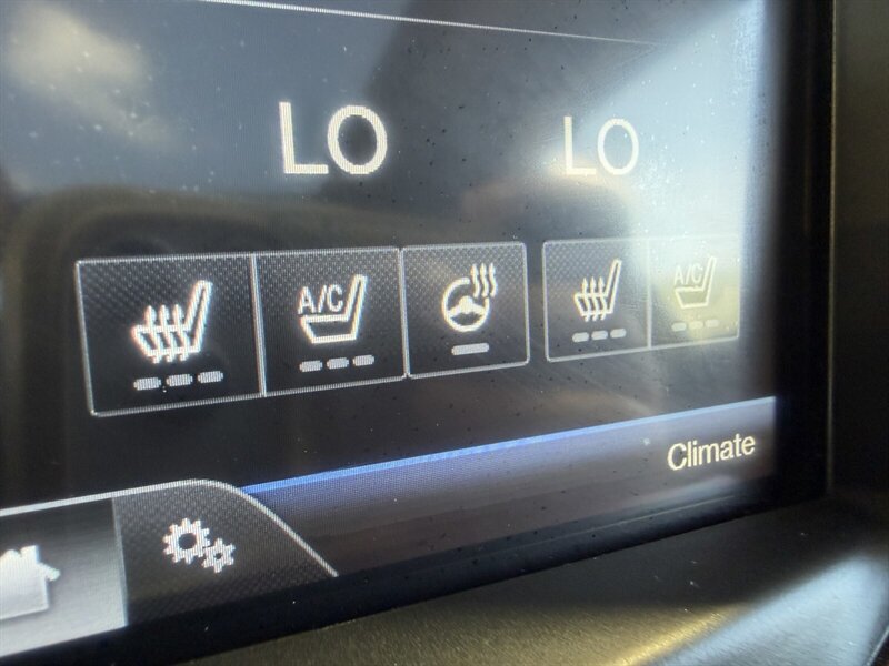 Used 2012 Lincoln MKX AWD image 26
