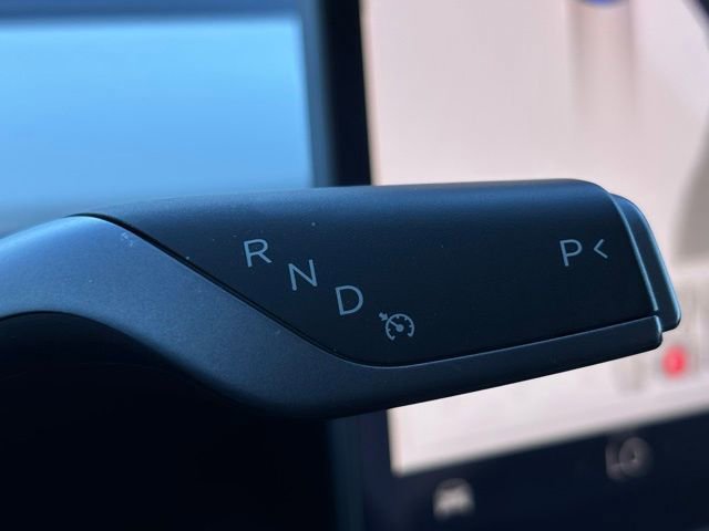 Used 2025 Tesla Model Y Long Range image 35