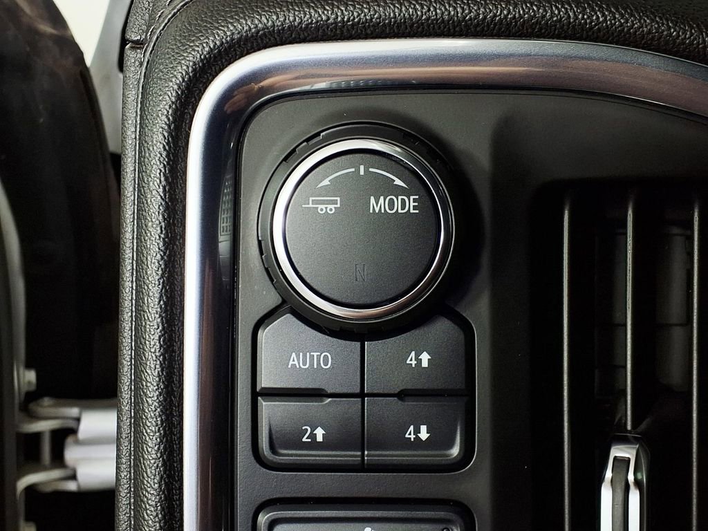 Used 2020 Chevrolet Silverado 1500 LT w/ Texas Edition AWD/4WD image 16