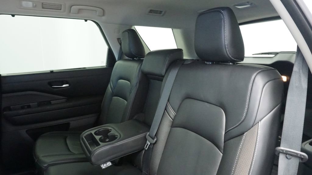 Used 2023 Nissan Pathfinder SL image 29