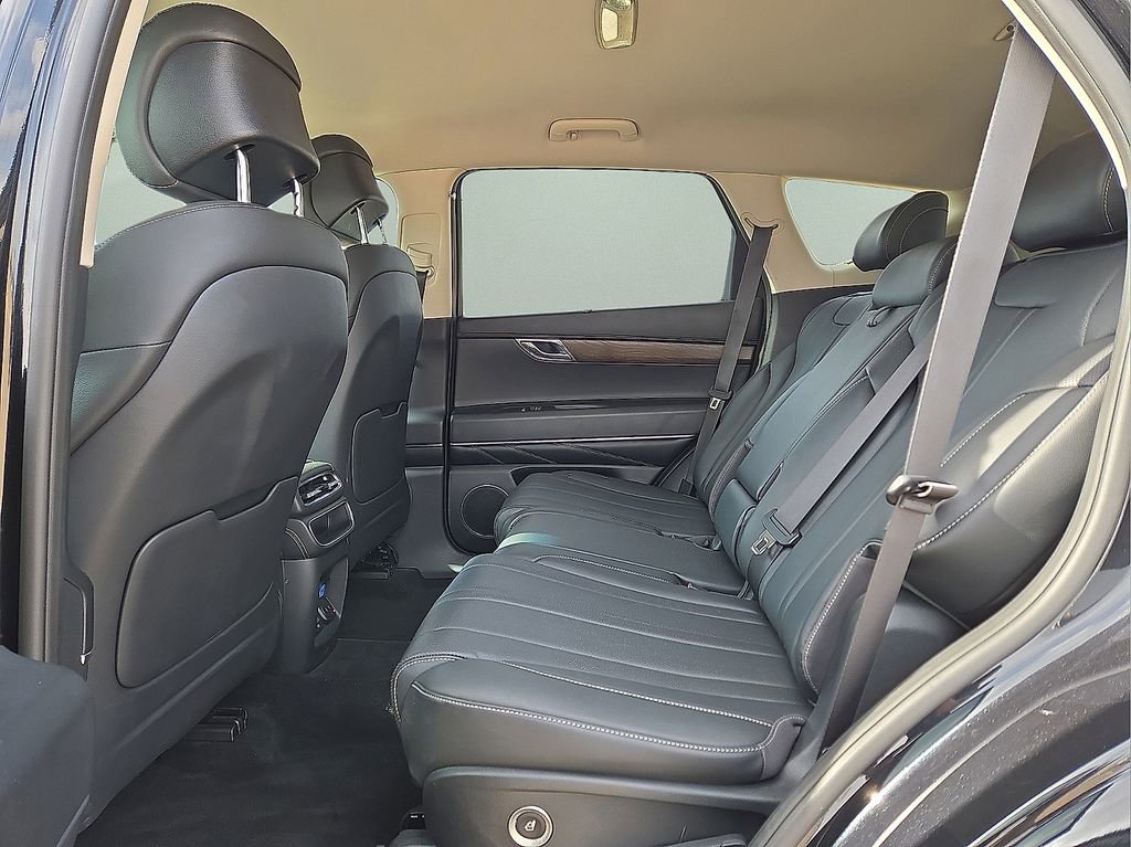 Used 2024 Genesis GV80 2.5T image 17