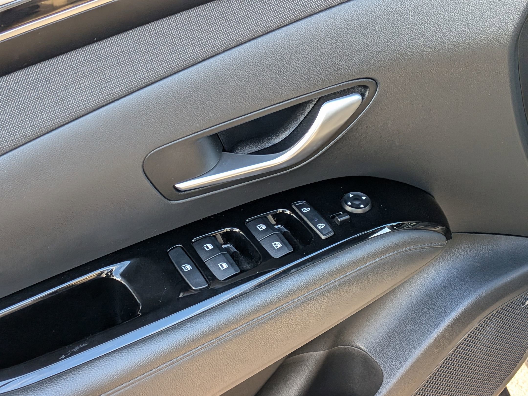 Used 2023 Hyundai Santa Cruz Limited image 9