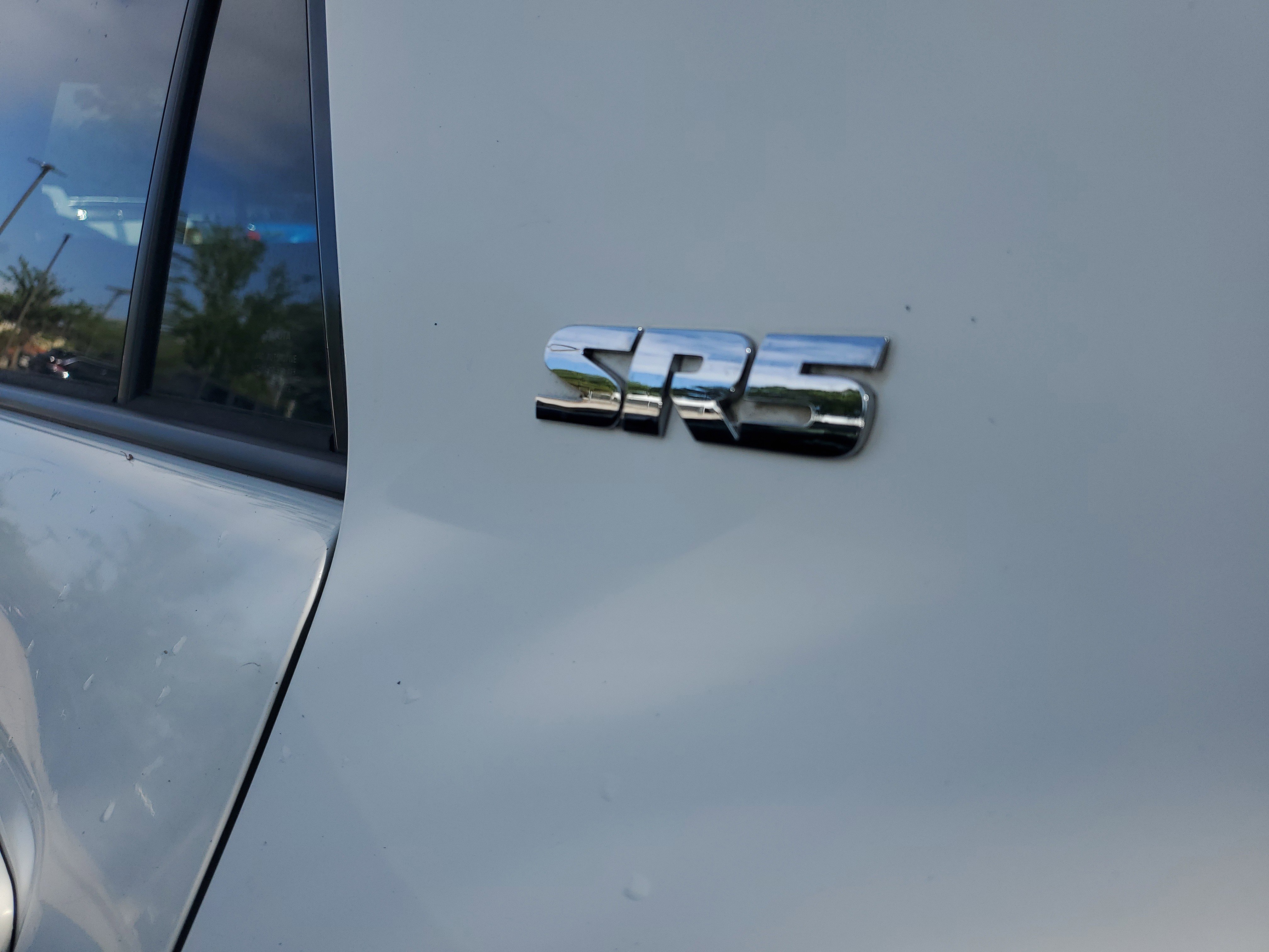 Used 2017 Toyota 4Runner SR5 Premium image 4