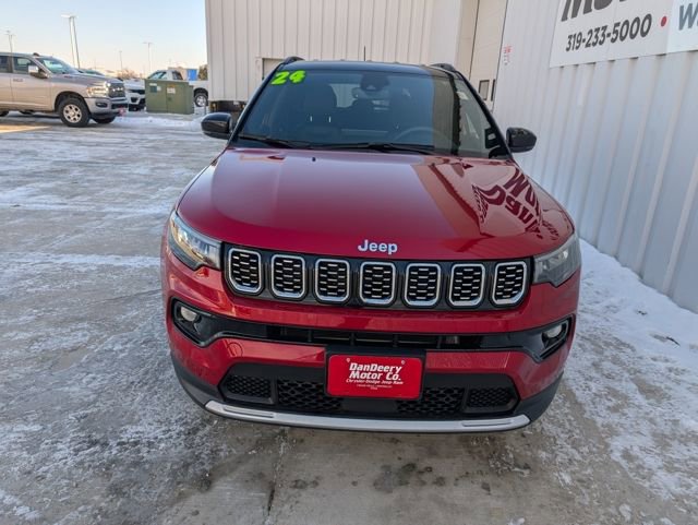 Used 2024 Jeep Compass Limited image 35