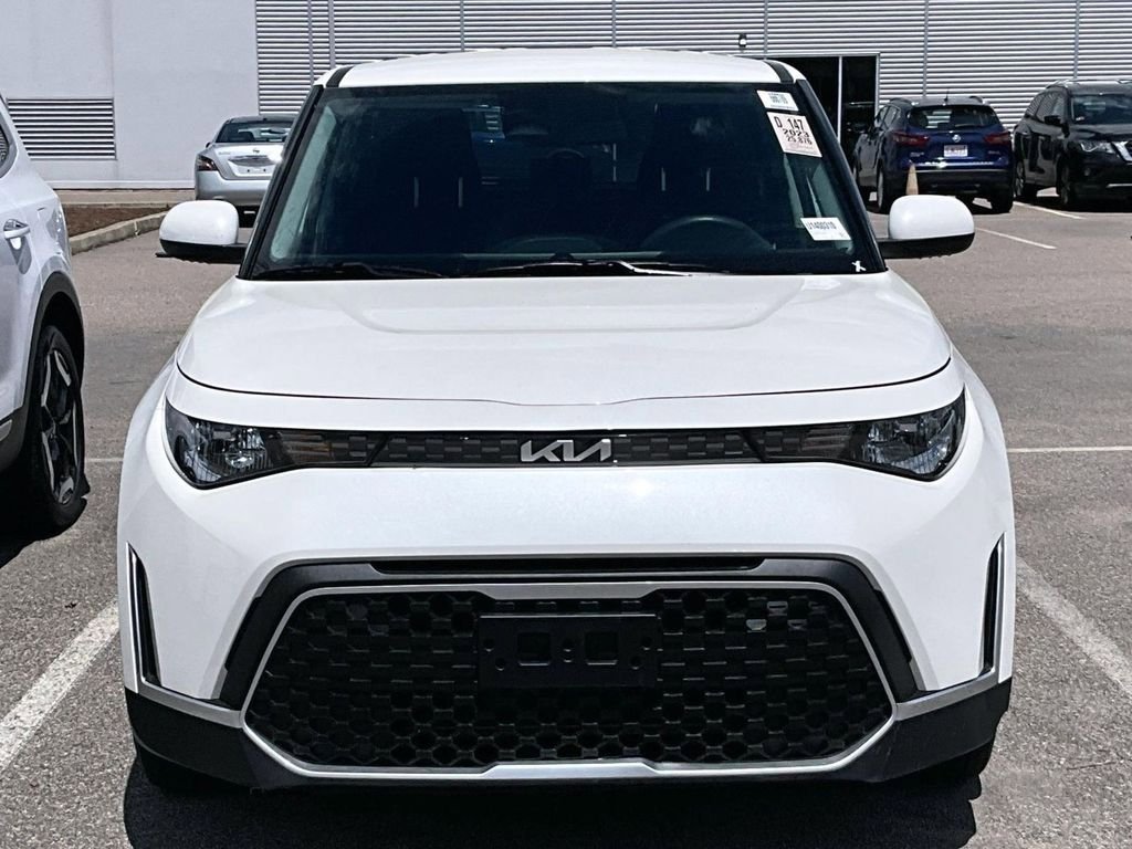 Used 2023 Kia Soul LX w/ LX Technology Package FWD image 2
