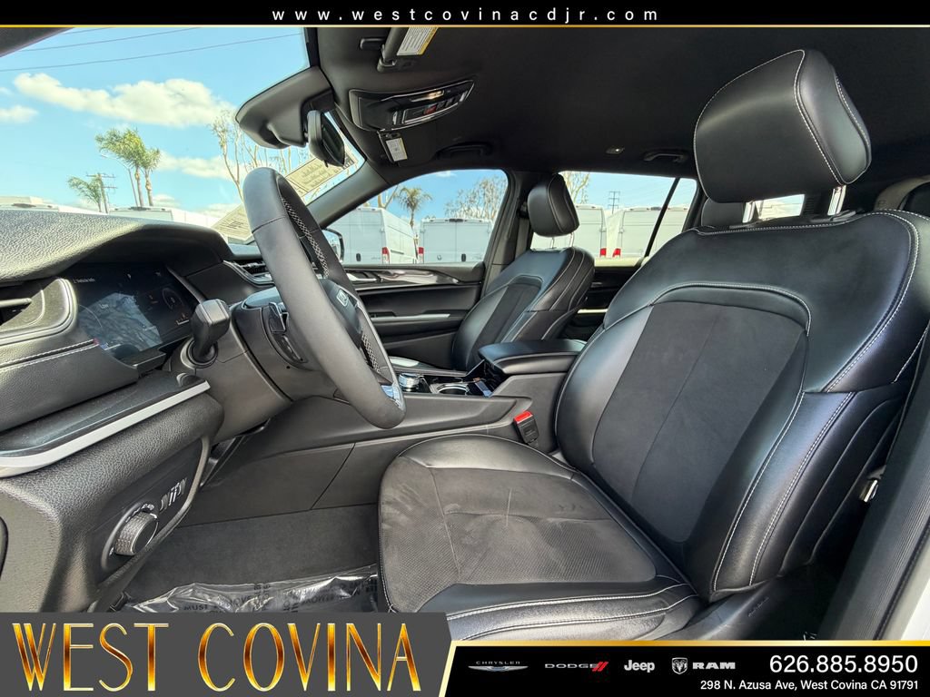 Used 2023 Jeep Grand Cherokee L Laredo AWD/4WD image 25