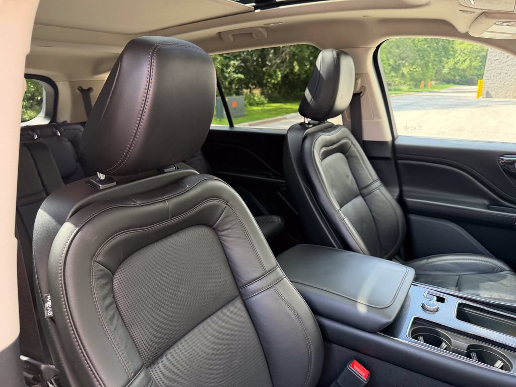 Used 2023 Lincoln Aviator Reserve w/ Elements Package Plus AWD/4WD image 31