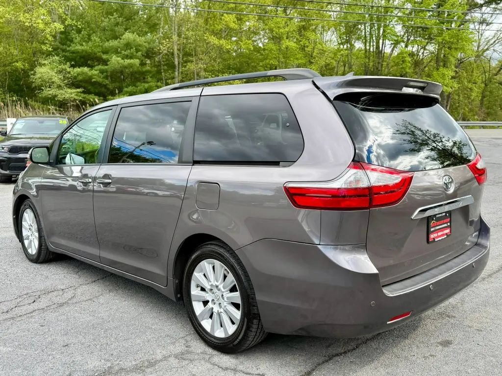 Used 2015 Toyota Sienna Limited Premium FWD image 6