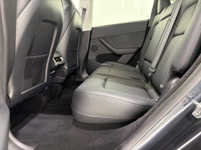 Used 2025 Tesla Model Y Long Range AWD/4WD image 16