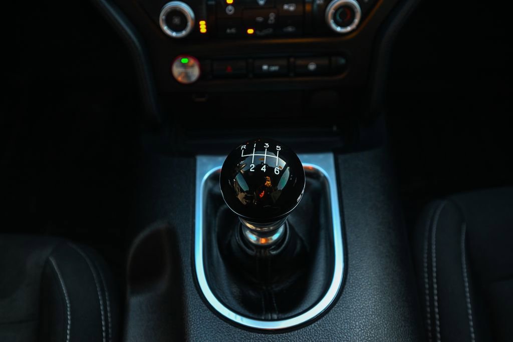 Used 2019 Ford Mustang Coupe image 32